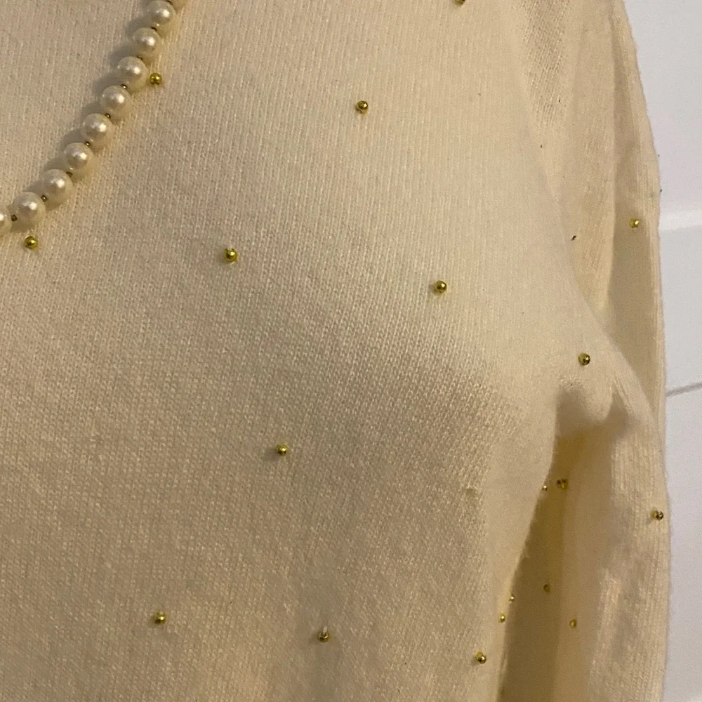 Banana Republic Ivory Sweater with Gold Details - Picture 2 of 4